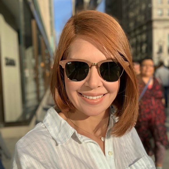 Meet your Posher, Scarlet - Picture 1 of 1